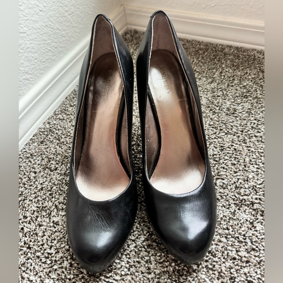 Nine West Black Leather Pumps - Picture 1 of 4